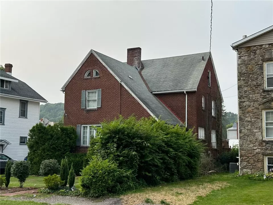  374 W Church St, Somerset, PA 15501 photo 3