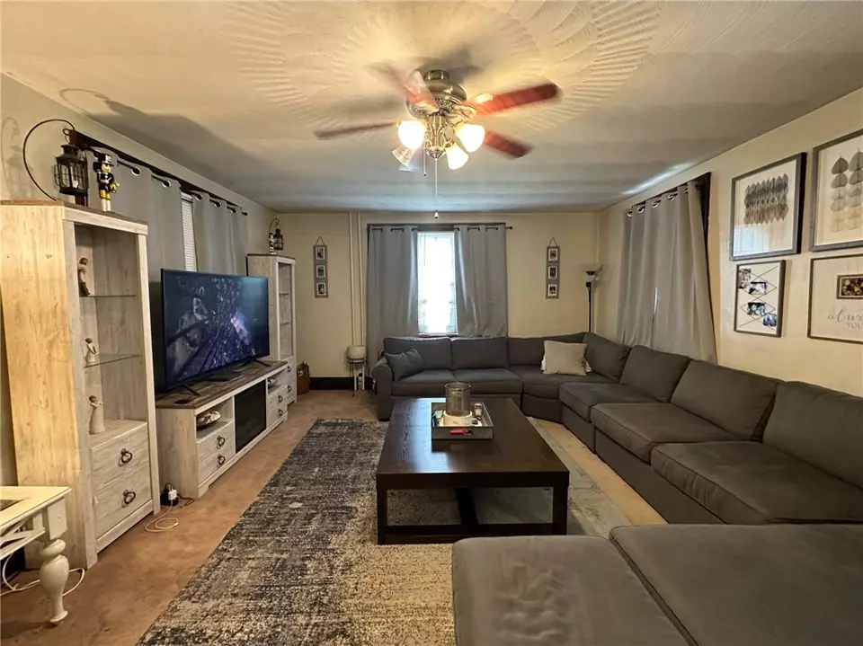  374 W Church St, Somerset, PA 15501 photo 9