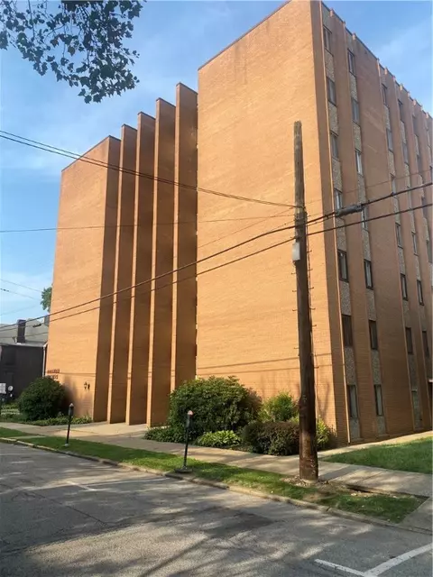 1326 6th Ave #702, Beaver Falls, PA 15010
