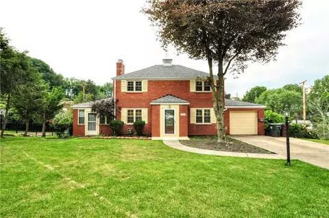 4822 Rolling Hills Rd, Pittsburgh, PA 15236