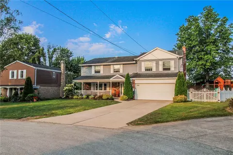 3415 Eisenhower Dr, White Oak, PA 15131