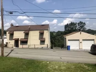 10385 Lilac St, Irwin, PA 15642