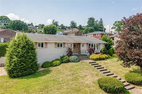110 Stump Dr, Belle Vernon, PA 15012