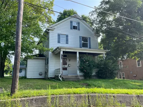 403 E Beaver St, Mercer, PA 16137