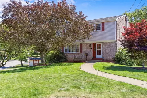 357 Crescent Garden Dr, Pittsburgh, PA 15235