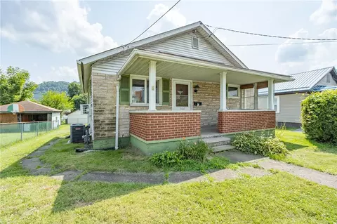 506 Grant St, Springdale, PA 15144