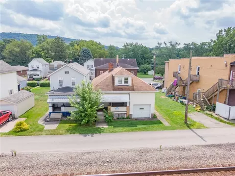 313 Kennedy Ave, East Vandergrift, PA 15629
