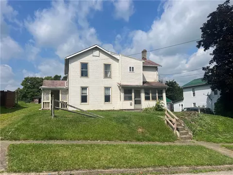 27 N 11th St, Sharpsville, PA 16150