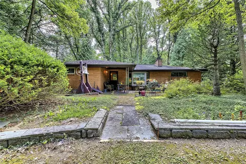 1402 Rolling Acres Rd, Latrobe, PA 15650
