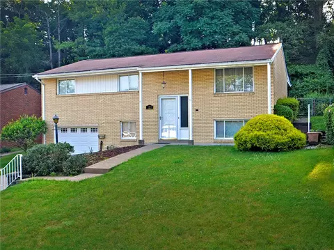 122 Castle Dr, Pittsburgh, PA 15235