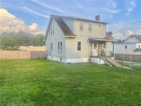 315 S 3rd St, Youngwood, PA 15697
