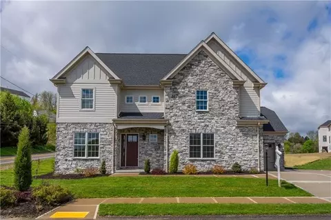 5001 Parkside Dr, Oakdale, PA 15071