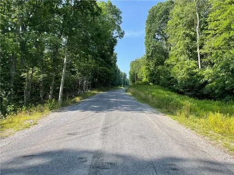 000 Bracken Rd, Vintondale, PA 15961