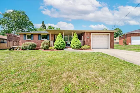 12717 Spruce Dr, North Huntingdon, PA 15642