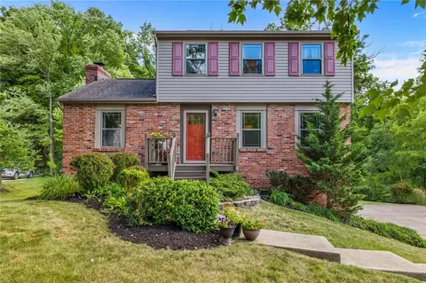562 Chaparral Dr, Cranberry Township, PA 16066