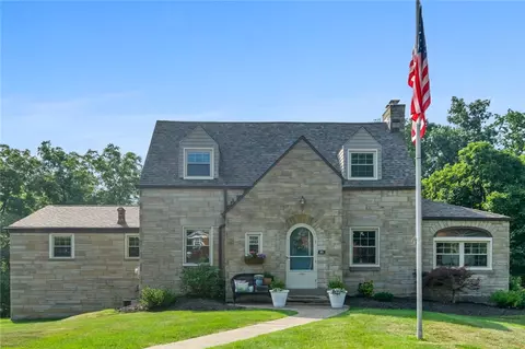 305 Broadway Dr, Pittsburgh, PA 15236
