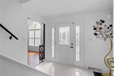 263 Cumberland Dr, Seven Fields, PA 16046 photo 4