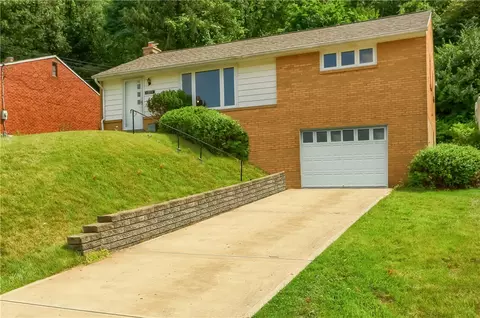 1225 Grouse Dr, Pittsburgh, PA 15243