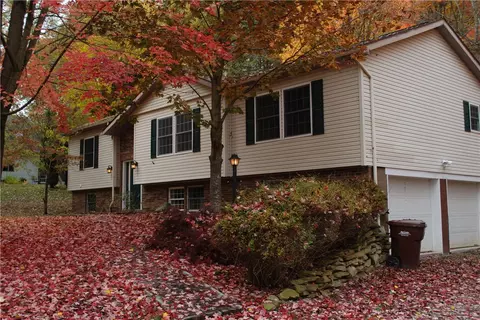 713 Sarsi Trl, Mercer, PA 16137