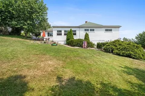 6 Franklin Ave, Irwin, PA 15642