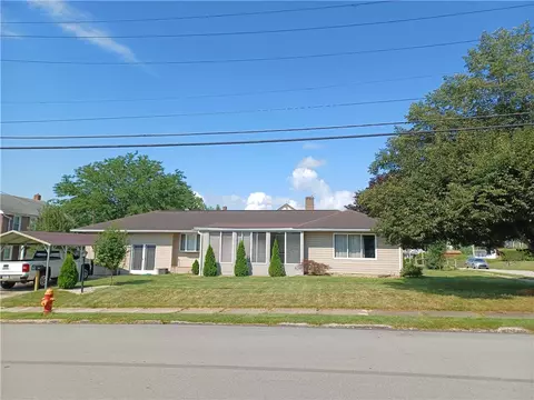2415 High St, Natrona Heights, PA 15065