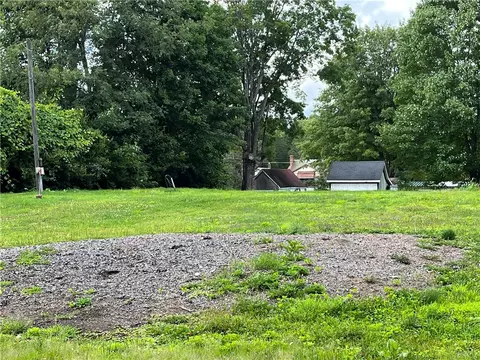 535 E Prairie St, Harrisville, PA 16038