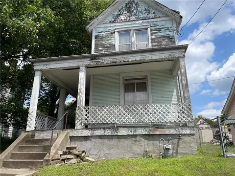 2313 Collins St, Mckeesport, PA 15132