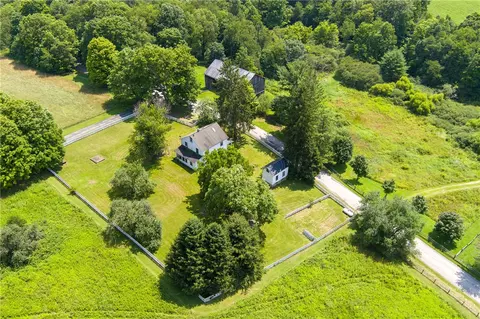 219 Seaton Rd, Ligonier, PA 15658