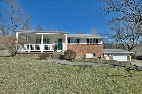 1298 Sugar Run Rd, Venetia, PA 15367