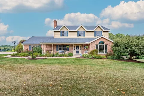 300 Crabapple Dr, Washington, PA 15301