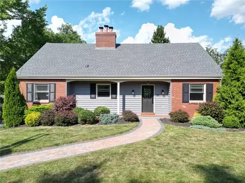 105 Lambeth Dr, Pittsburgh, PA 15241