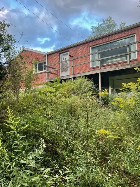 2792 Bull Creek Rd, Tarentum, PA 15084