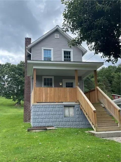 38 Fayette St, Dunbar, PA 15431