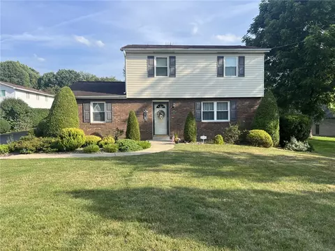 170 Hopwood Coolspring Rd, Hopwood, PA 15445