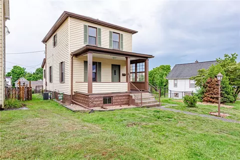 613 S Chestnut St, Scottdale, PA 15683