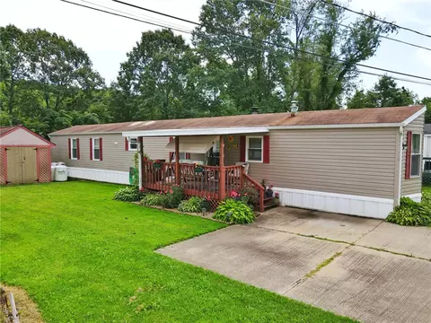 220 Sunny Hill Dr, Valencia, PA 16059