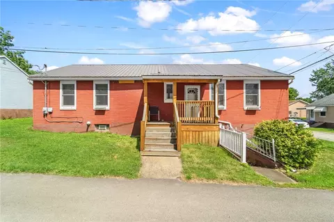 7 A St, Clarksville, PA 15322
