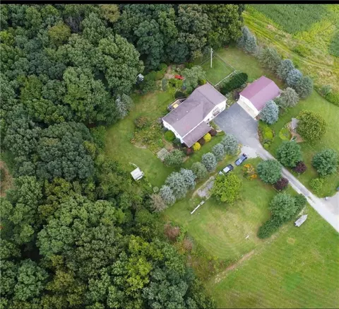 194 Feit Ln, Beaver Falls, PA 15010