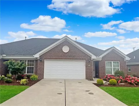 409 River Glen Dr, Baden, PA 15005