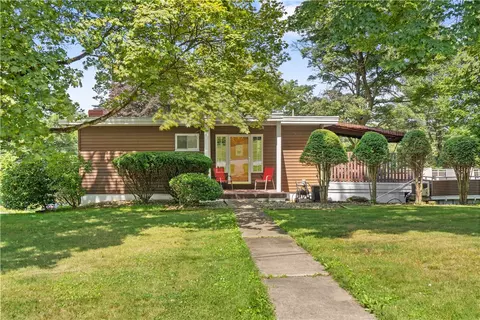 3700 Rosebriar Ave, Glenshaw, PA 15116