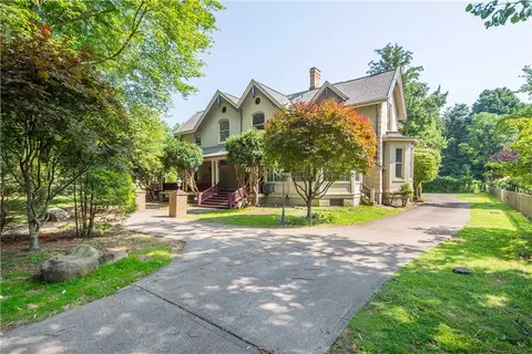 618 Maple Ln, Edgeworth, PA 15143
