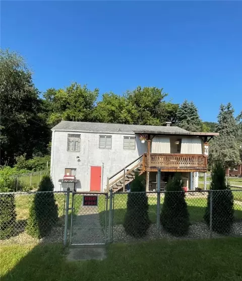 919 9th Ave #REAR, Beaver Falls, PA 15010