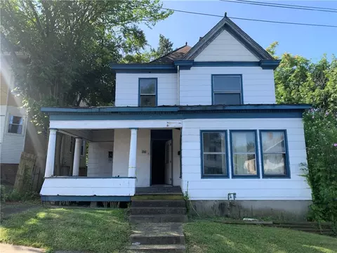 36 E Hallam Ave, Washington, PA 15301