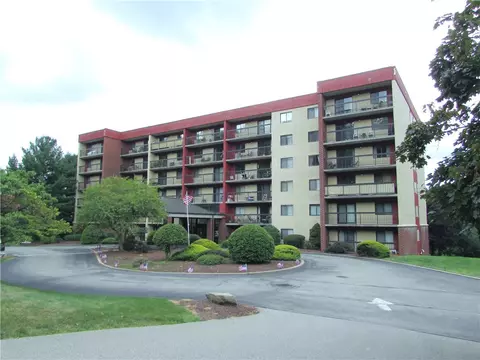 1987 Centurion Dr #211, Pittsburgh, PA 15221