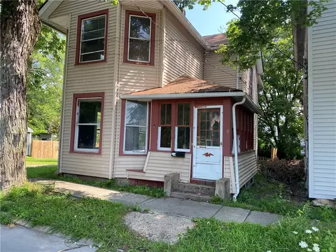 39 N Race St, Greenville, PA 16125