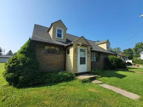 311 State Ave, Ellwood City, PA 16117