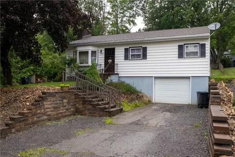 225 1st Ave, Franklin, PA 16323