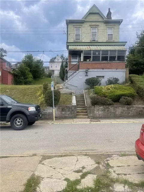 814 Freeland St, Pittsburgh, PA 15210