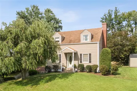22 Locust Ln, Pittsburgh, PA 15241