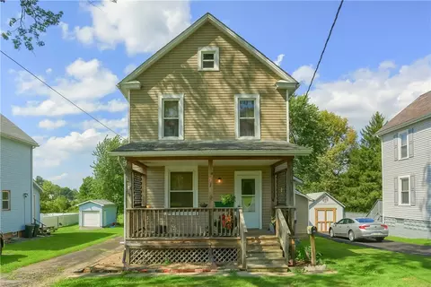511 E Pine St, Grove City, PA 16127